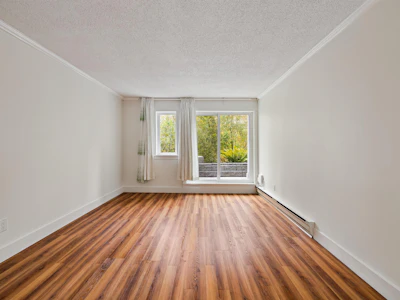 106-9880 Manchester Drive - 4