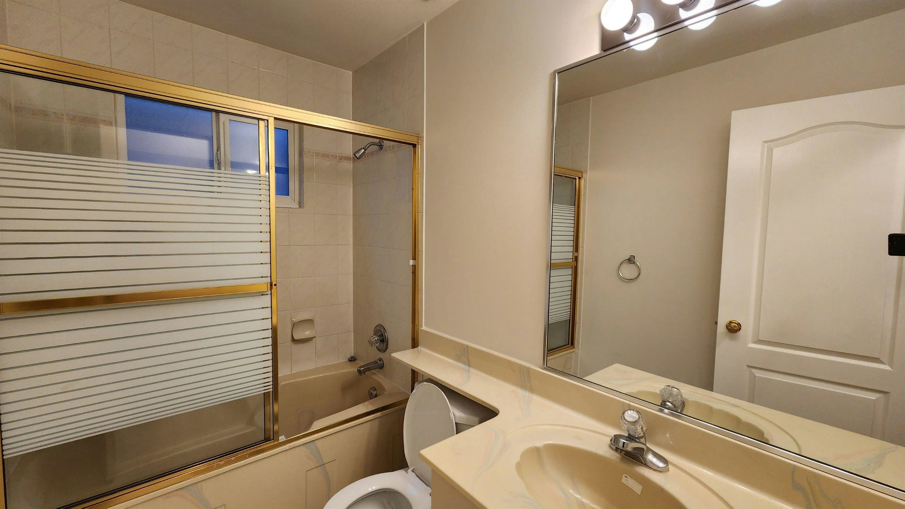 BSMT-2310 Ninth Avenue, New Westminster, BC, V3M 3H3 - 9