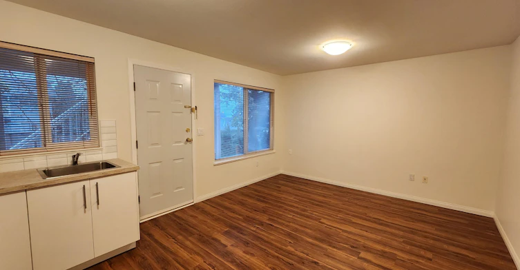 BSMT-2310 Ninth Avenue, New Westminster, BC, V3M 3H3 - 3