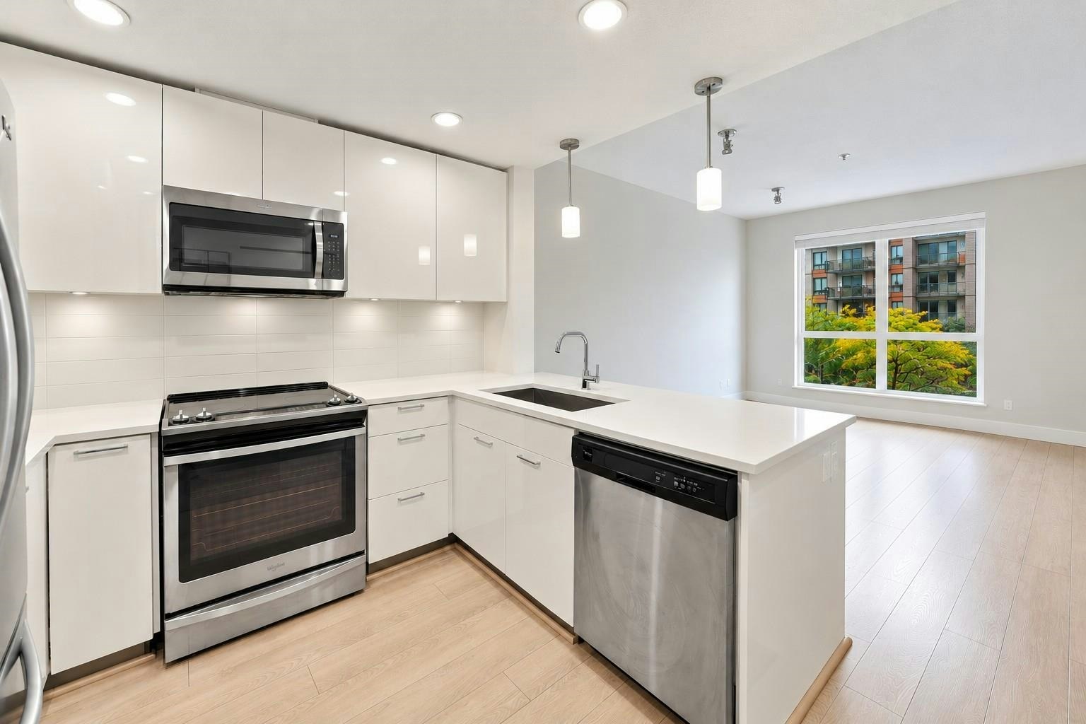 307-719 W 3rd Street - 5