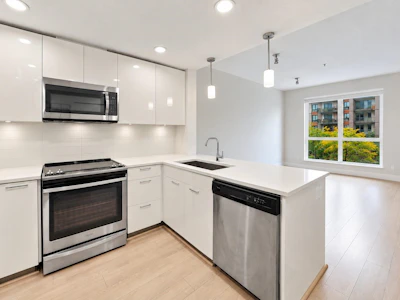 307-719 W 3rd Street - 5