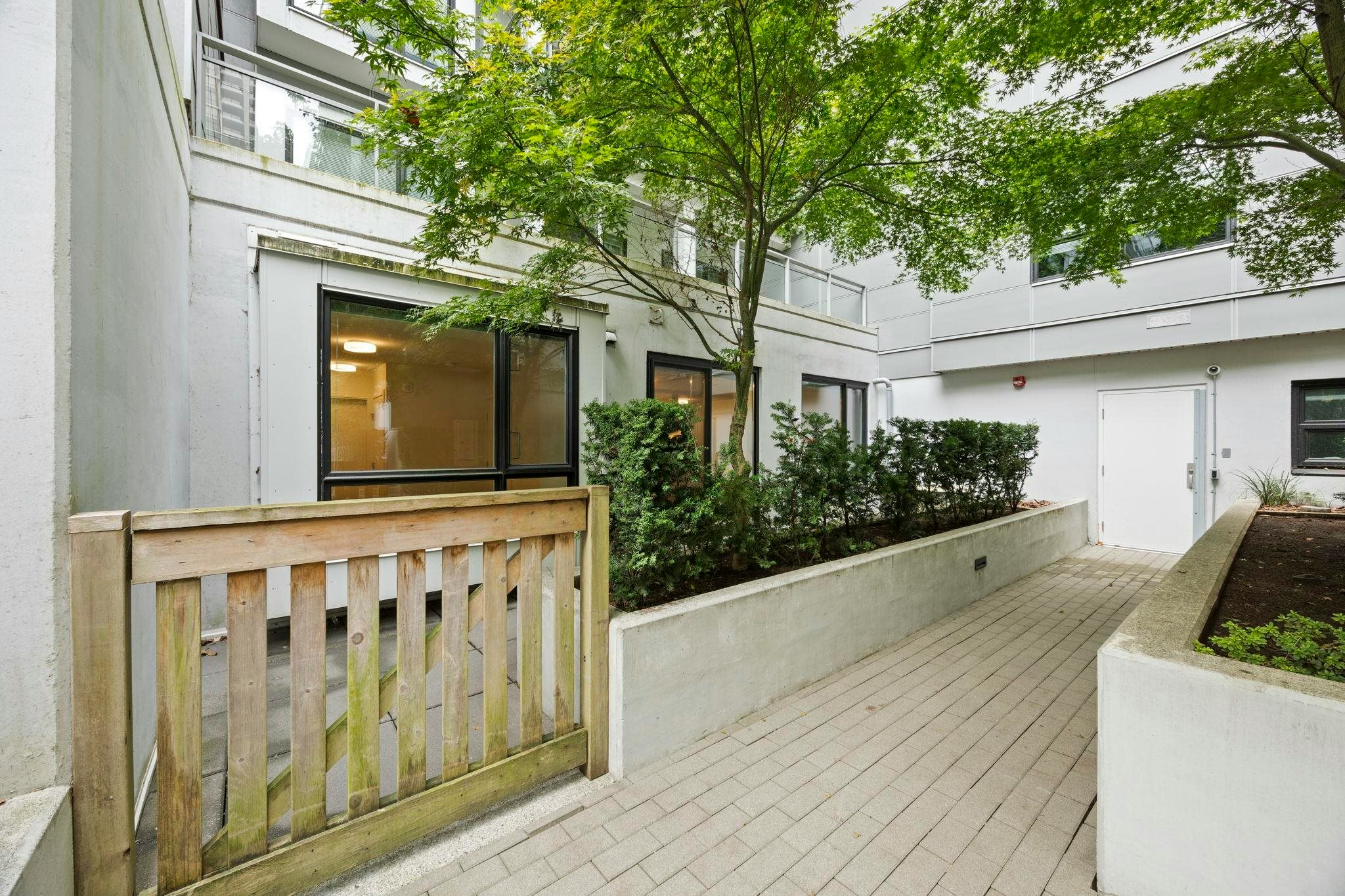 104-2188 Madison Avenue, Burnaby, BC, V5C 0J8 - 2