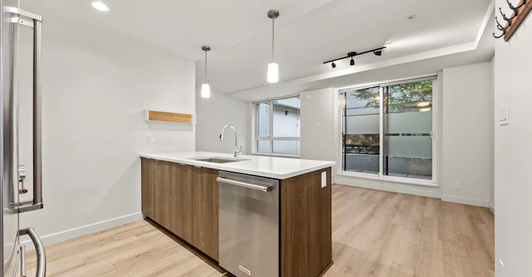 104-2188 Madison Avenue, Burnaby, BC, V5C 0J8 - 3