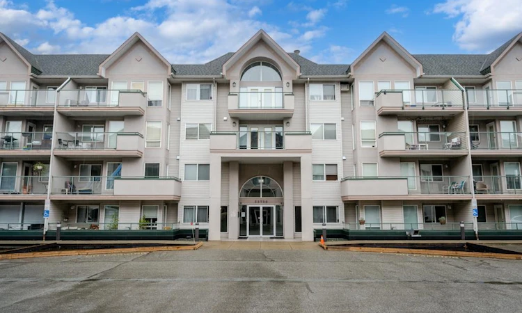 312-33738 King Road