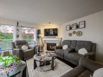 312-33738 King Road - 2