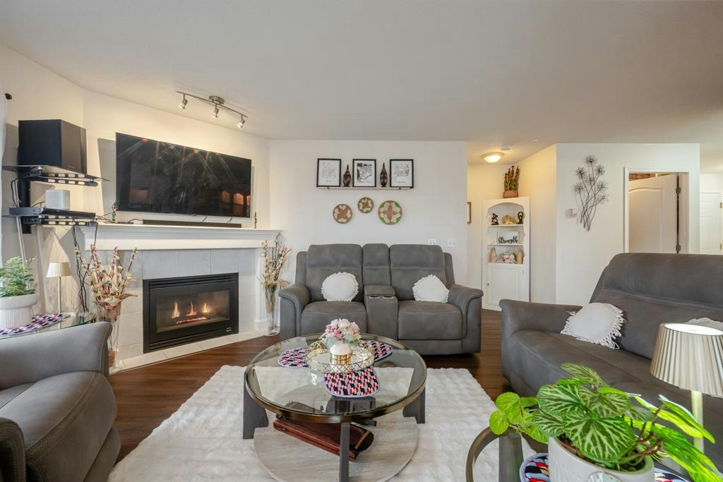 312-33738 King Road - 3