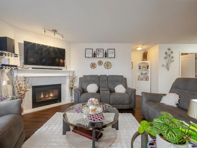 312-33738 King Road - 3
