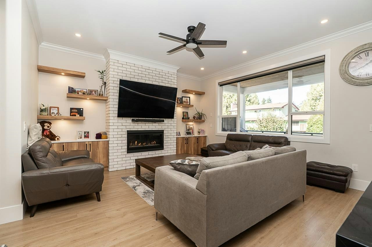 34151 Larch Street - 5