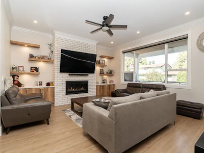 34151 Larch Street - 5