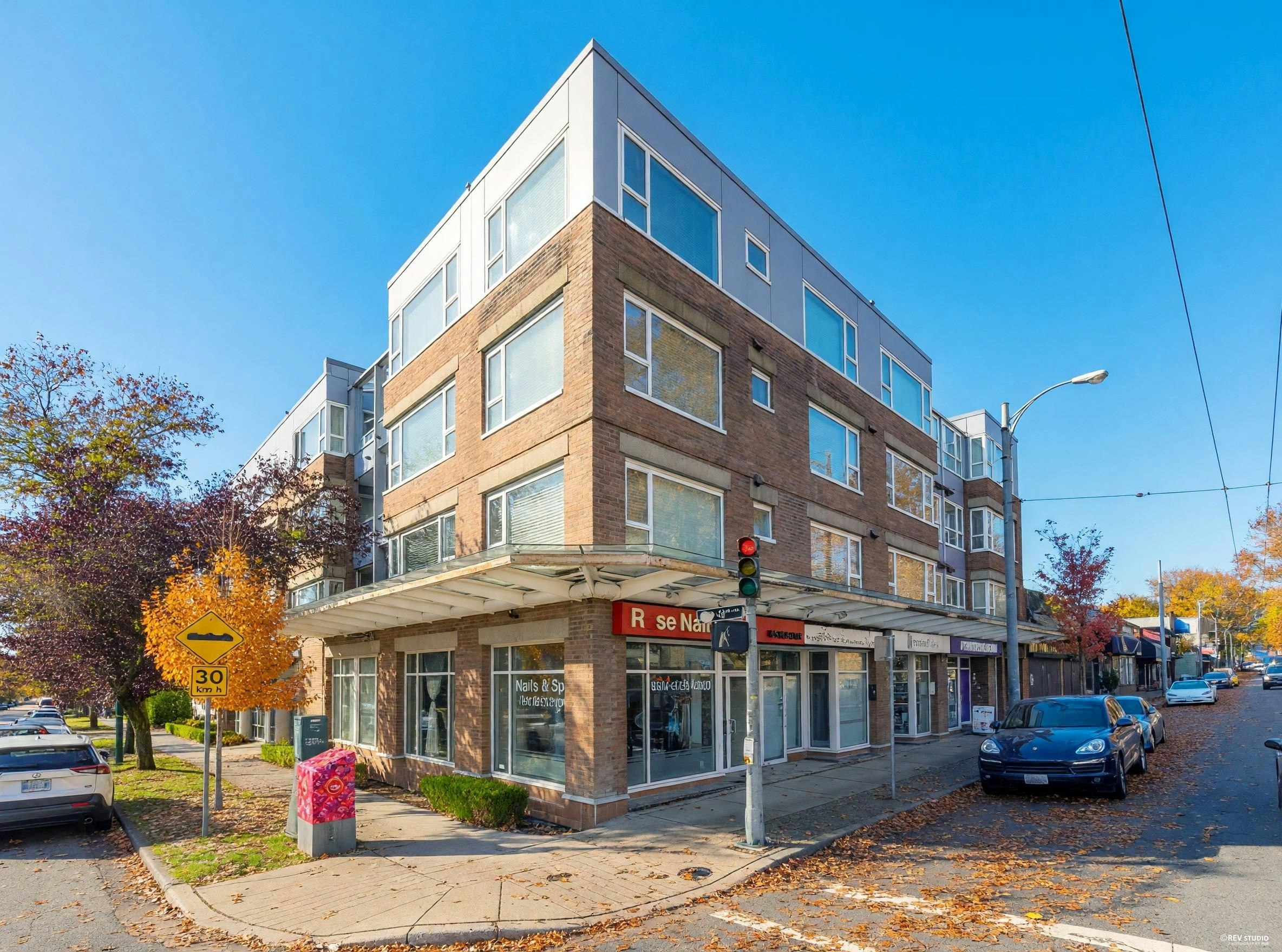 302-2103 W 45th Avenue, Vancouver, BC, V6M 2J2