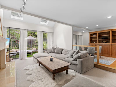 12-4957 Marine Drive - 3
