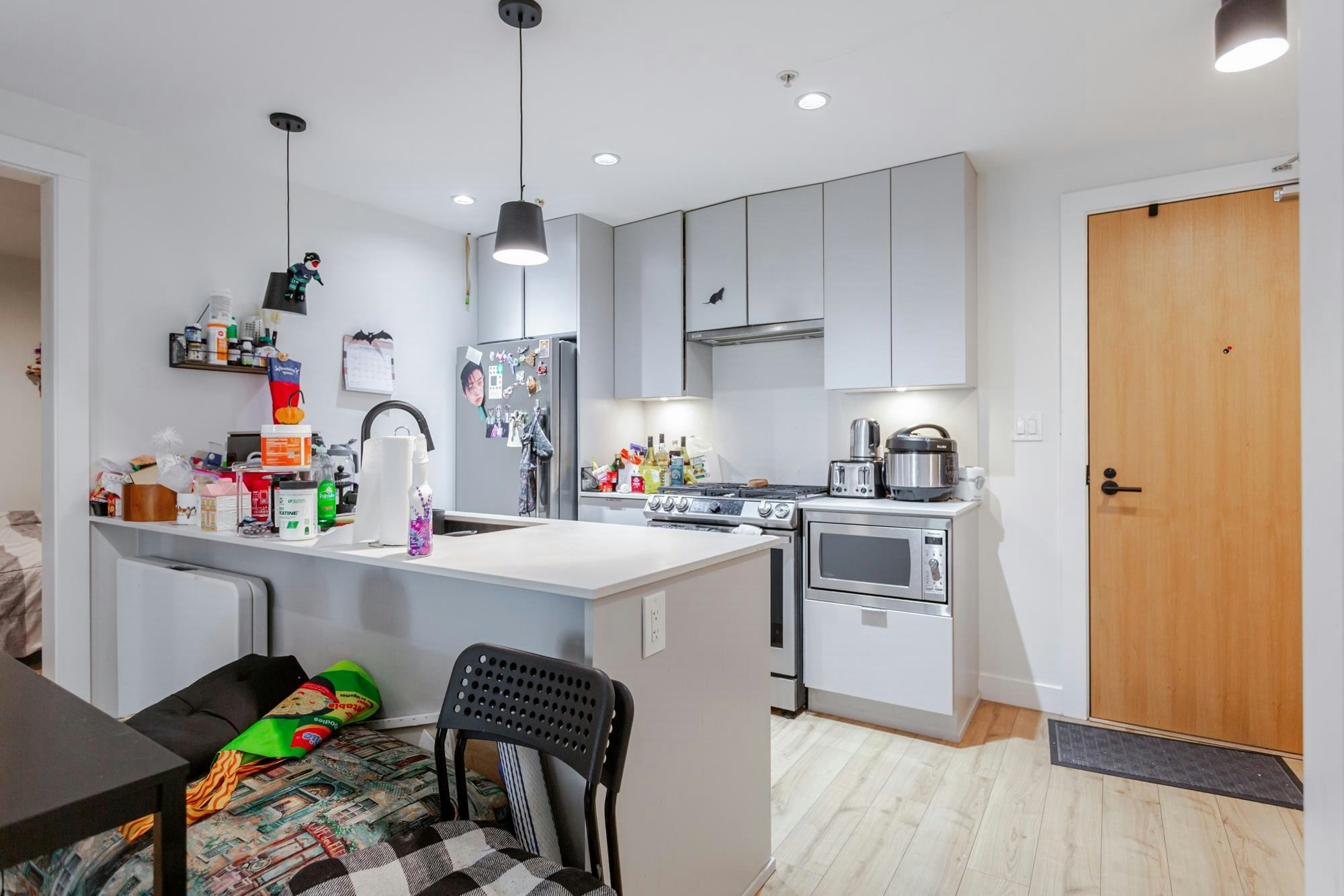 216-217-2493 Montrose Avenue - 5