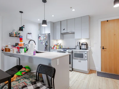 216-217-2493 Montrose Avenue - 5