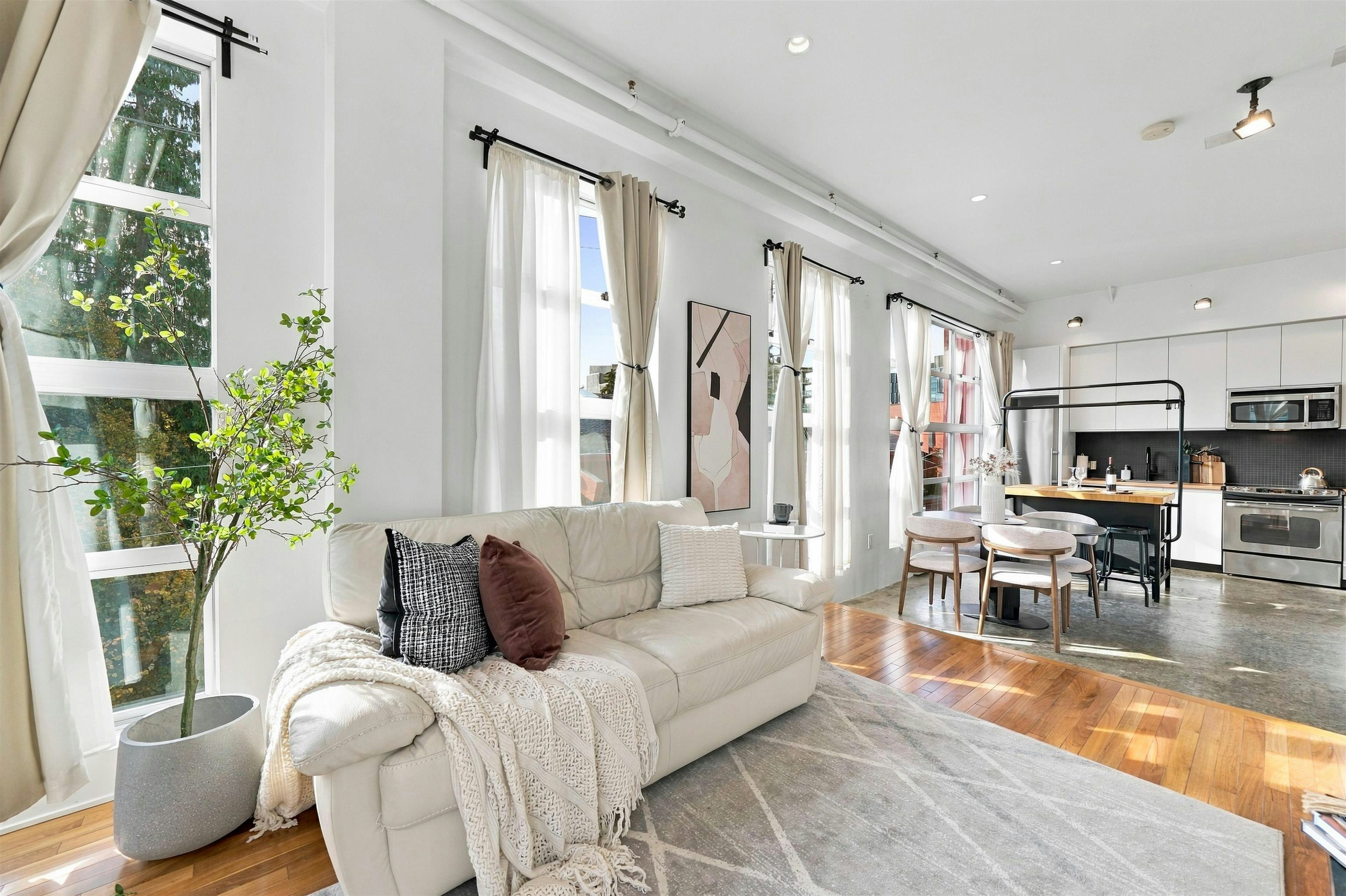 307-272 E 4th Avenue, Vancouver, BC, V5T 4S2