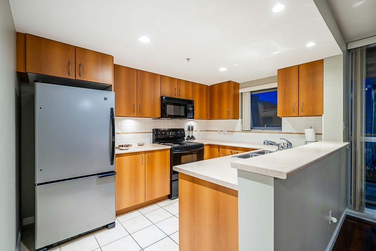 1105-235 Guildford Way, Port Moody, BC, V3H 5L8 - 11