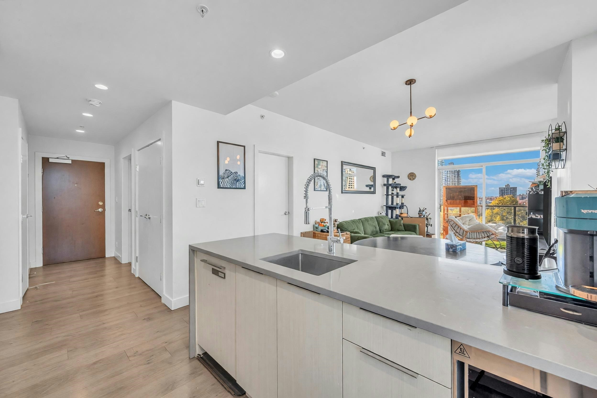707-4465 Juneau Street - 3