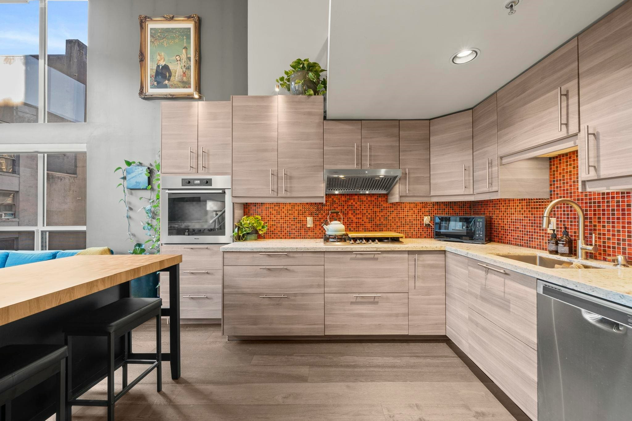 303-933 Seymour Street - 4