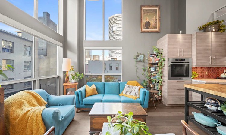 303-933 Seymour Street