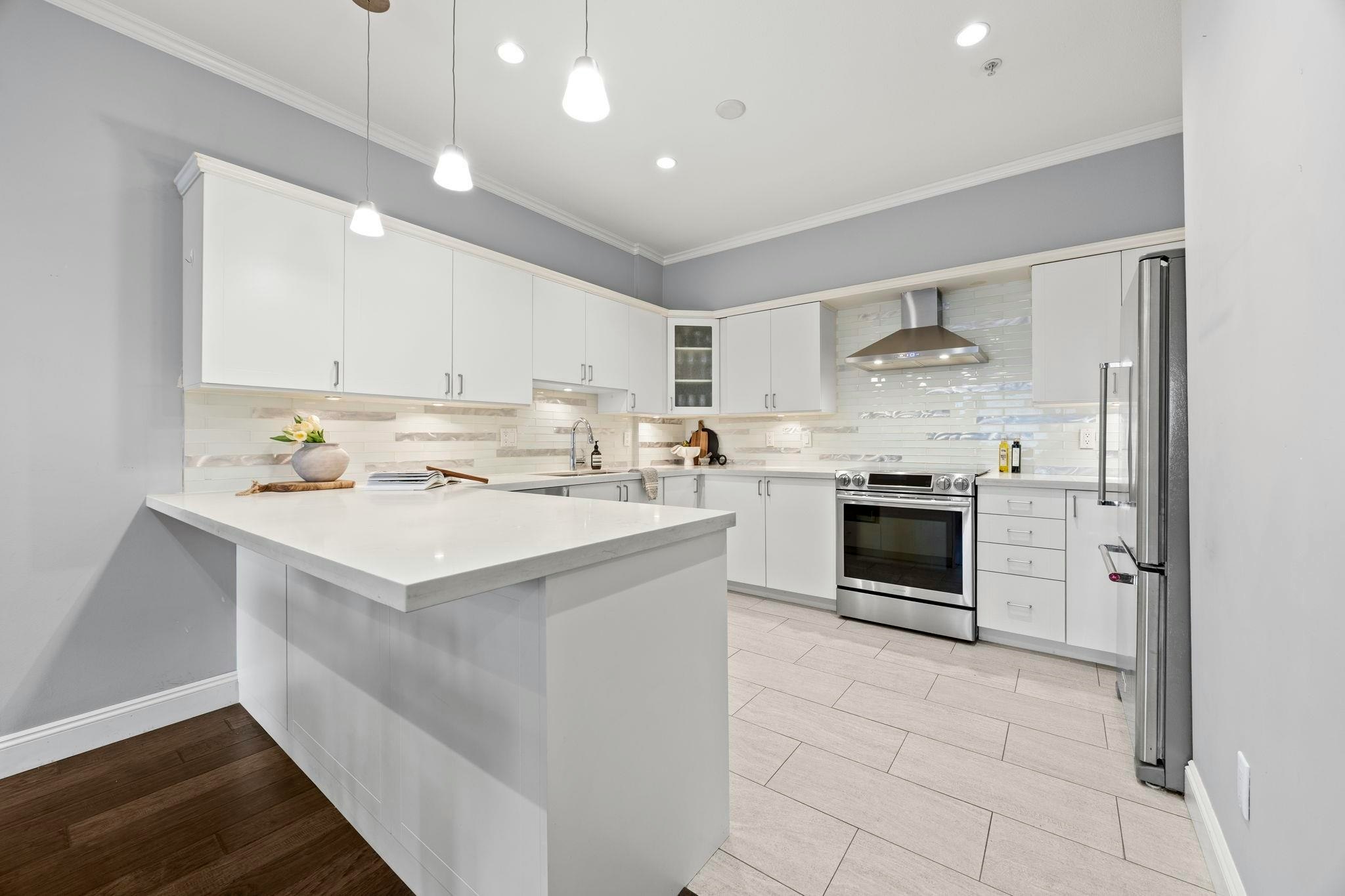 103-121 Shoreline Circle - 2