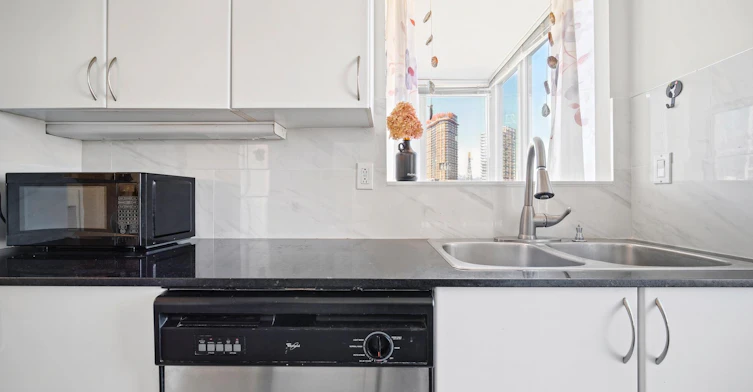 110X-63 Keefer Place, Vancouver, BC, V6B 6N6 - 13