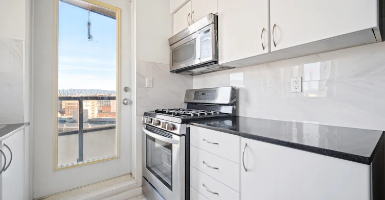 110X-63 Keefer Place, Vancouver, BC, V6B 6N6 - 12