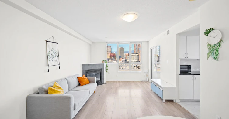 110X-63 Keefer Place, Vancouver, BC, V6B 6N6