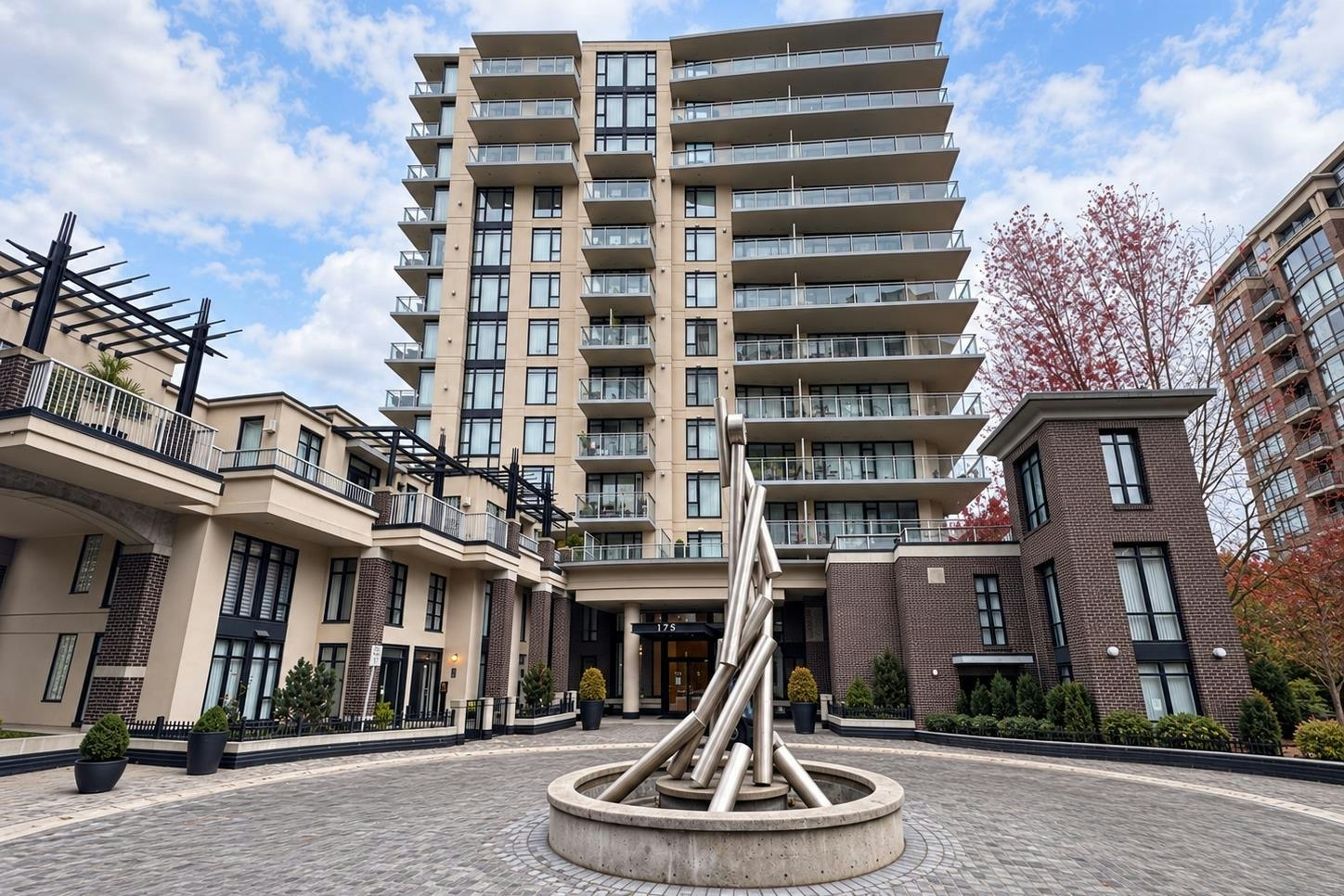 701-175 W 1st Street, North Vancouver, BC, V7M 3N9