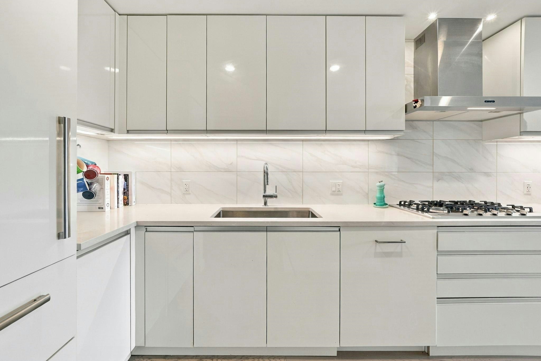 401-528 W King Edward Avenue - 4