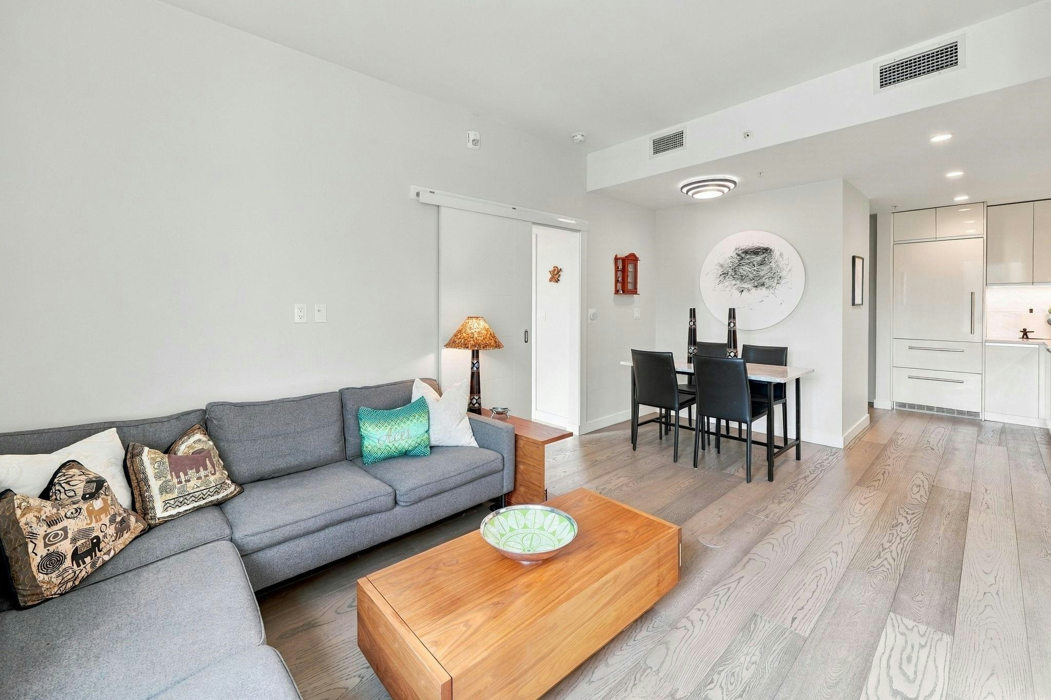 401-528 W King Edward Avenue - 3