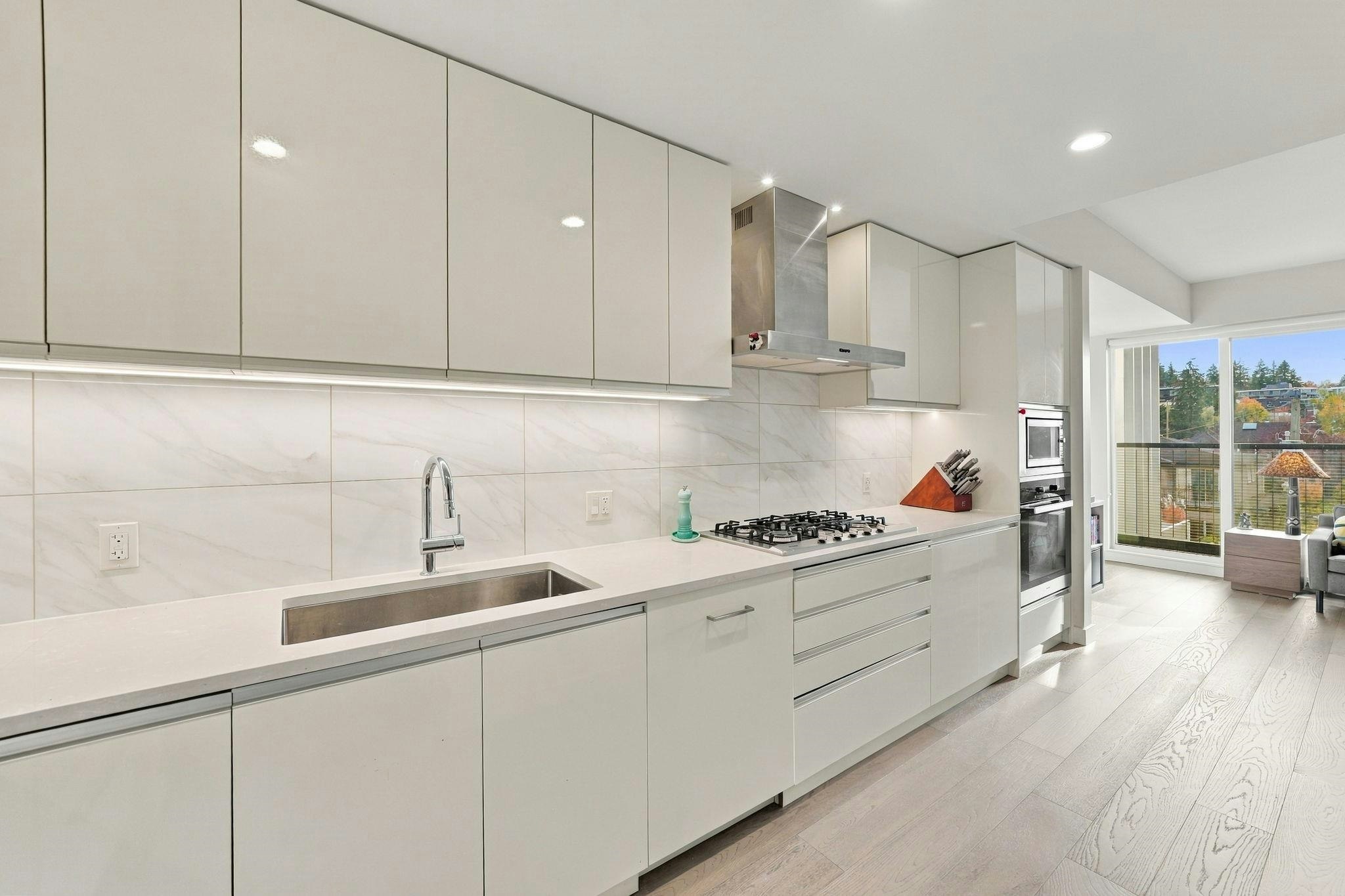 401-528 W King Edward Avenue - 5
