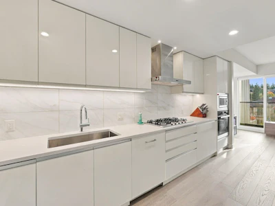 401-528 W King Edward Avenue - 5