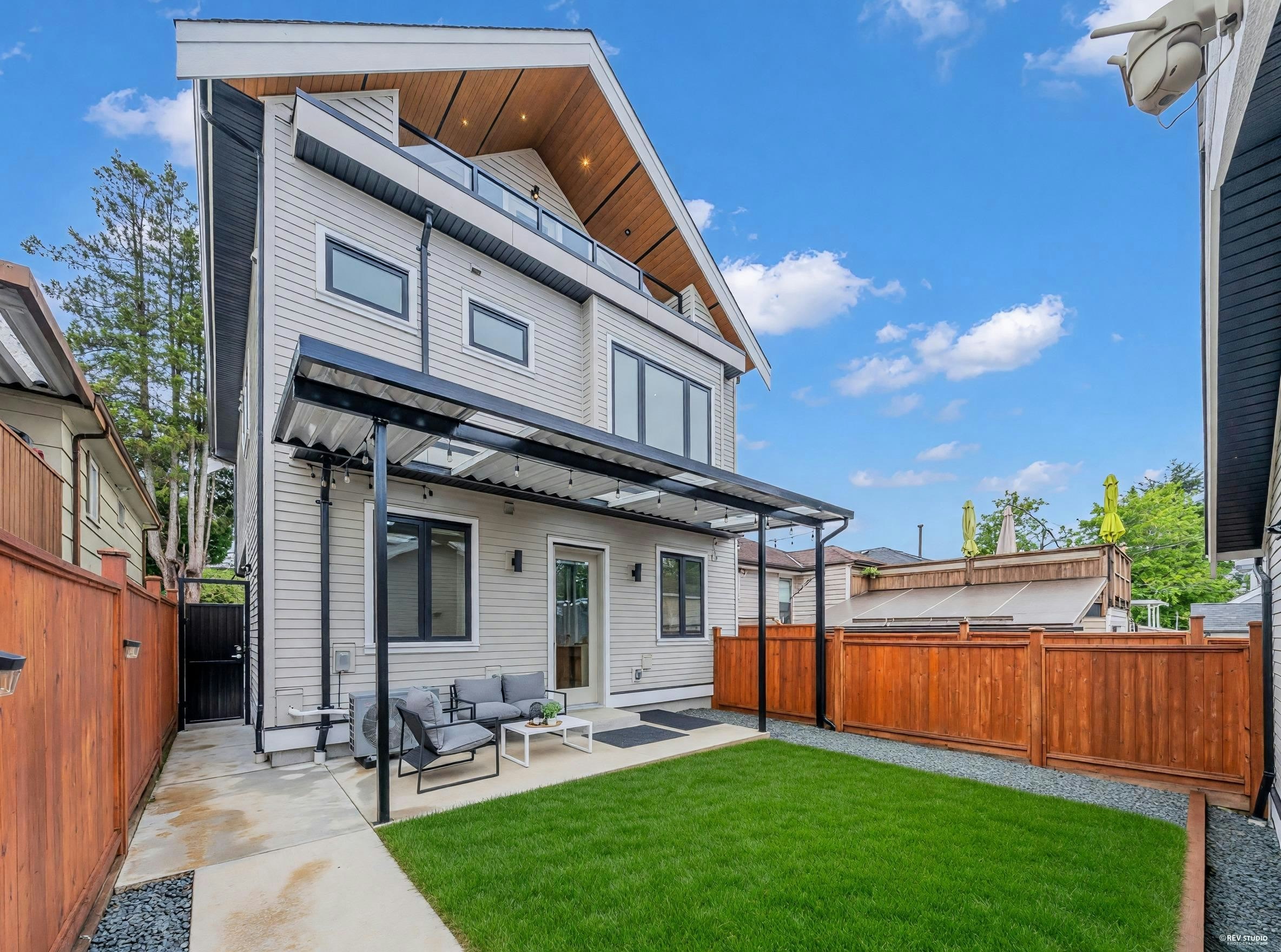 3627 E 45th Avenue - 2