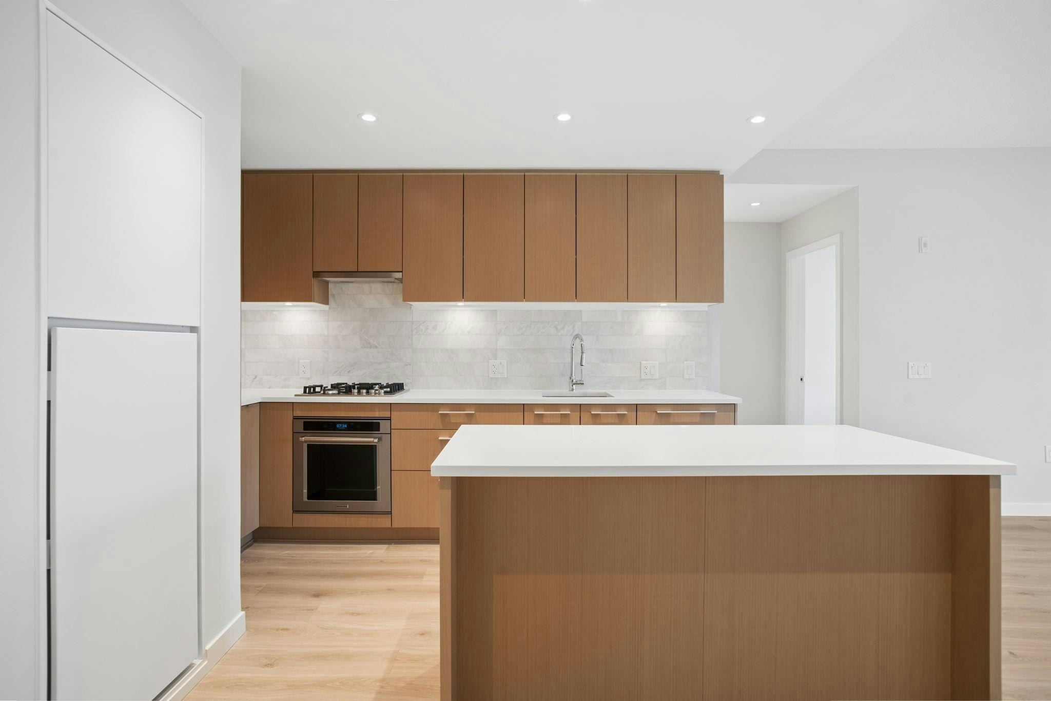 301-110 E 17th Street, North Vancouver, BC, V7L 0K4