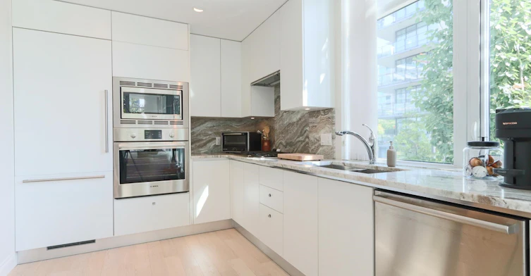 211-185 Victory Ship Way, North Vancouver, BC, V7L 0B2 - 9