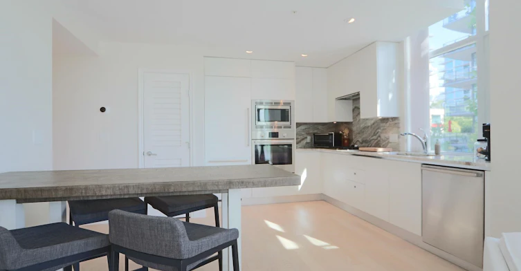 211-185 Victory Ship Way, North Vancouver, BC, V7L 0B2 - 8
