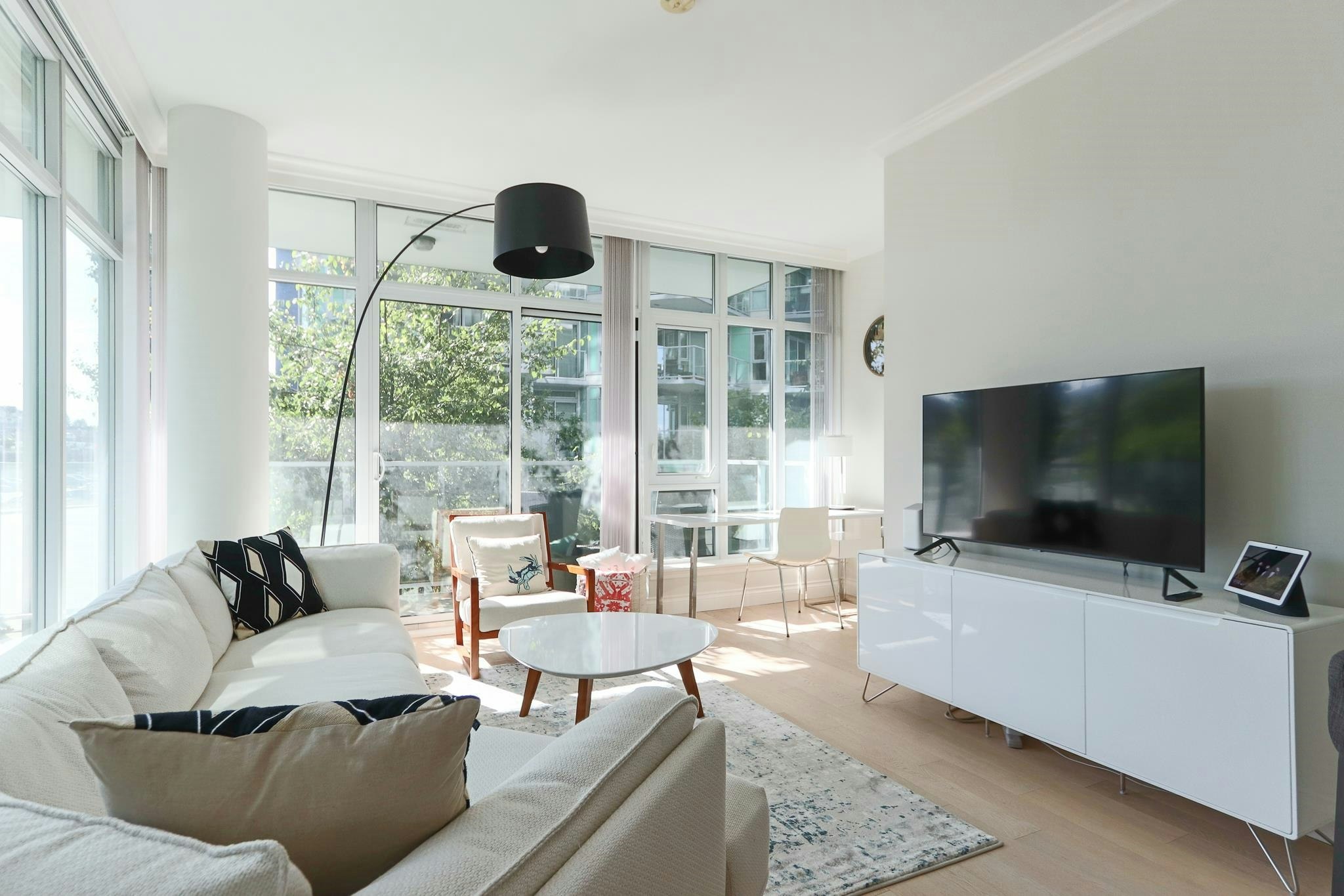 211-185 Victory Ship Way, North Vancouver, BC, V7L 0B2 - 4