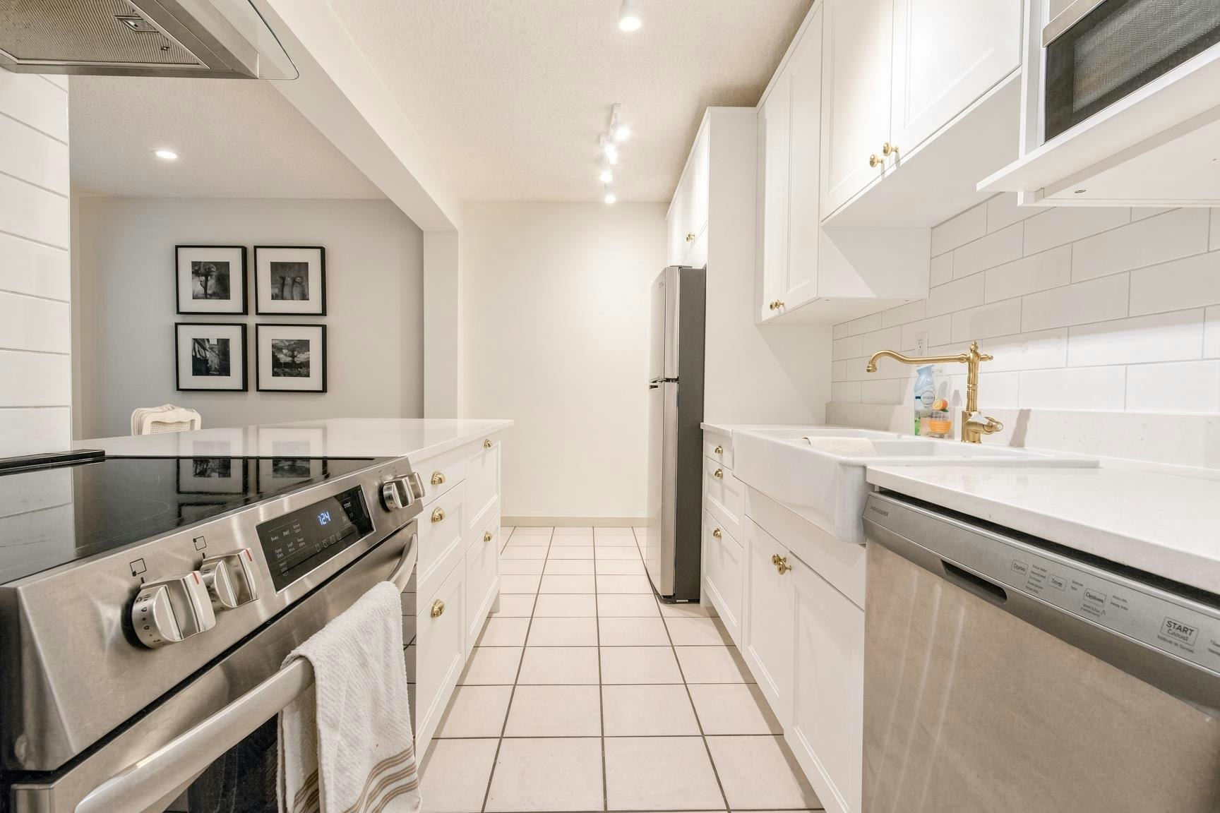 110-1655 Nelson Street, Vancouver, BC, V6G 1M4 - 11