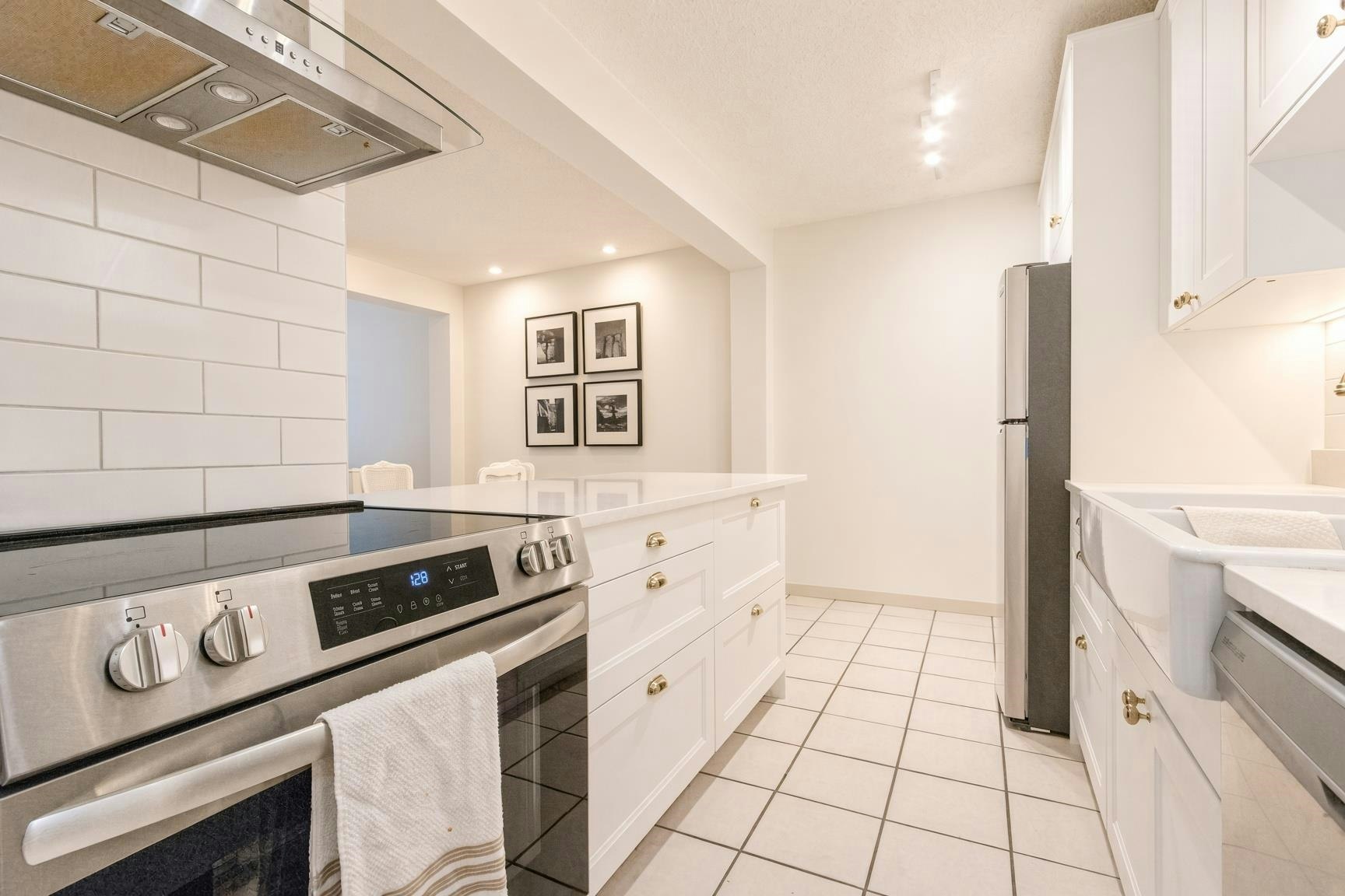 110-1655 Nelson Street, Vancouver, BC, V6G 1M4 - 16