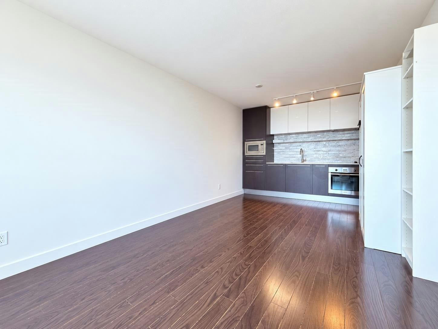 2309-8131 Nunavut Lane, Vancouver, BC, V5X 0E2 - 2