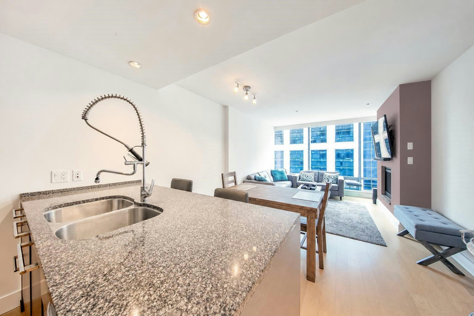 2504-1111 Alberni Street, Vancouver, BC, V6E 4V2 - 2