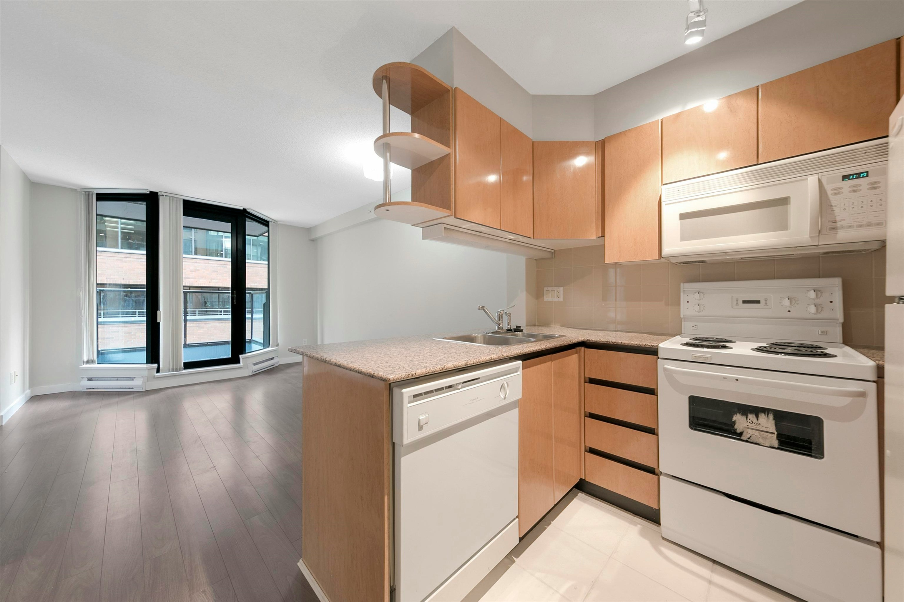 309-1189 Howe Street - 4