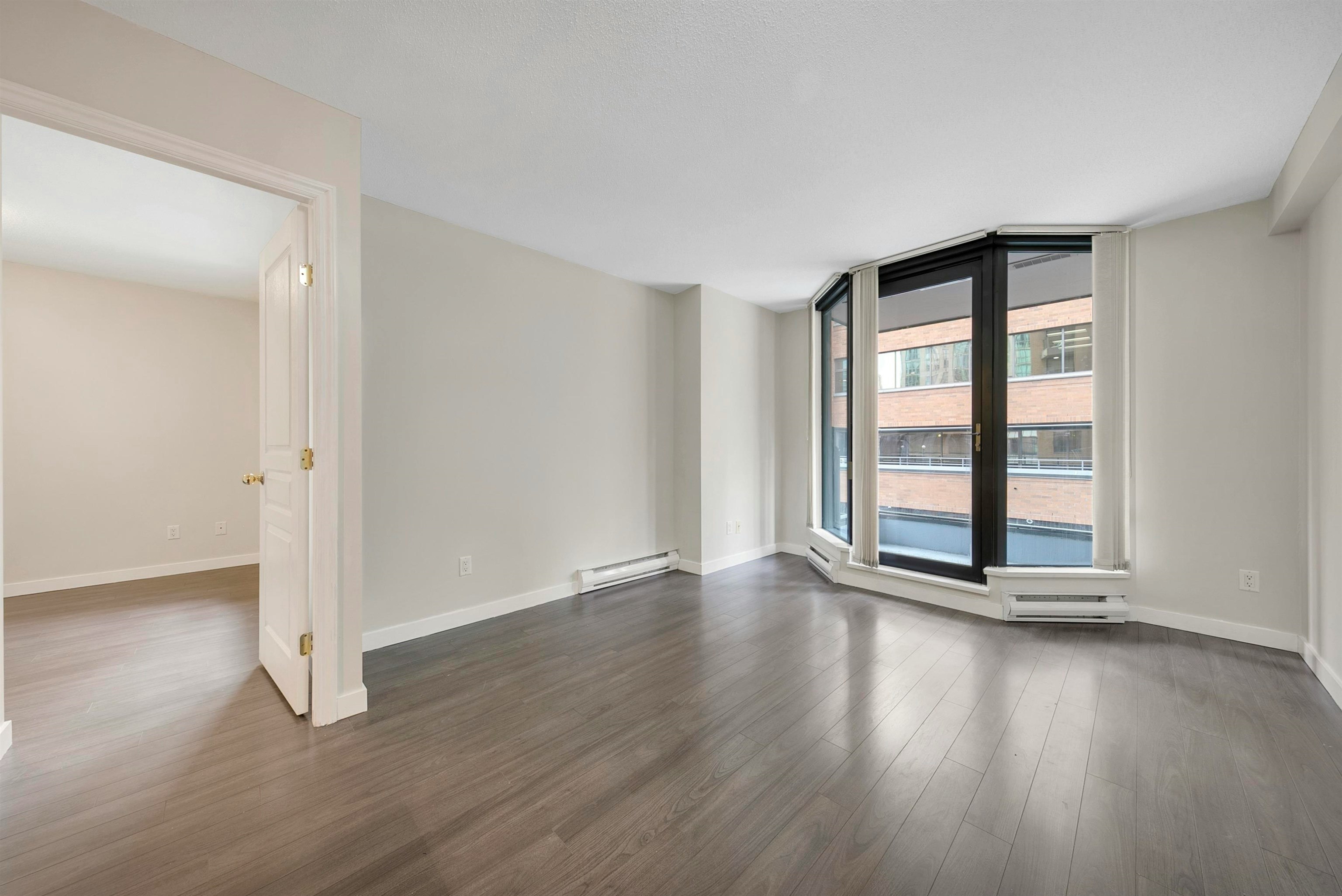 309-1189 Howe Street - 3