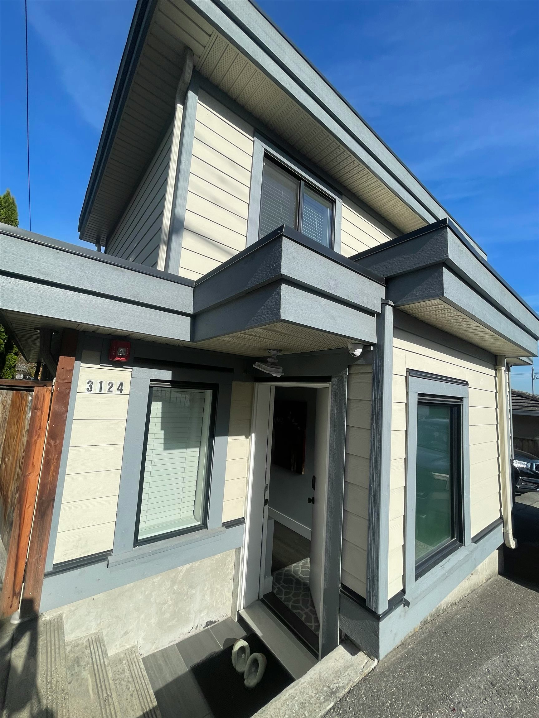 3124 Graveley Street Vancouver Street, Vancouver, BC, V5K 3K6 - 12