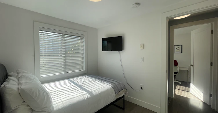 3124 Graveley Street Vancouver Street, Vancouver, BC, V5K 3K6 - 5