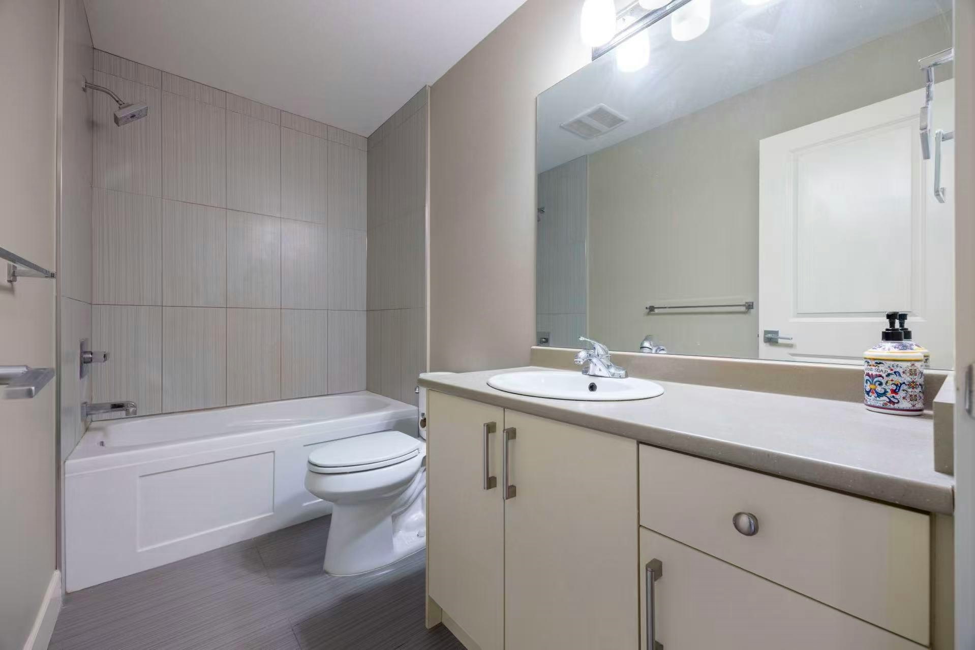 1000 Strawline Hill Street, Coquitlam, BC, V3E 3H2 - 8