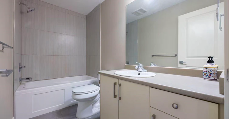 1000 Strawline Hill Street, Coquitlam, BC, V3E 3H2 - 8