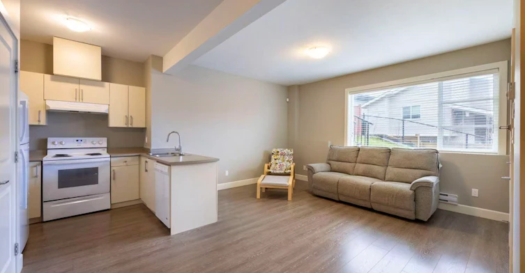 1000 Strawline Hill Street, Coquitlam, BC, V3E 3H2 - 2