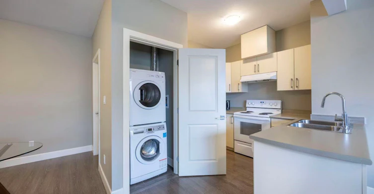 1000 Strawline Hill Street, Coquitlam, BC, V3E 3H2 - 9