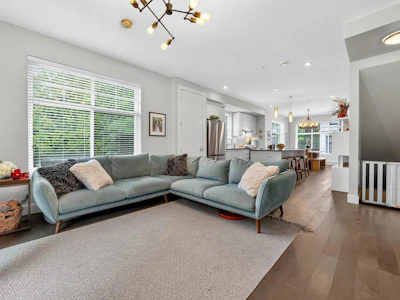 6-5068 Savile Row - 3