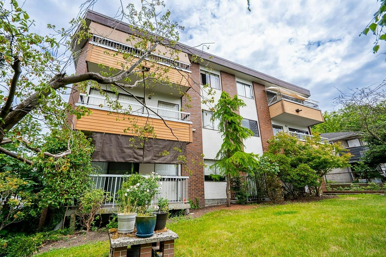 302-138 Templeton Drive, Vancouver, BC, V5L 4N3